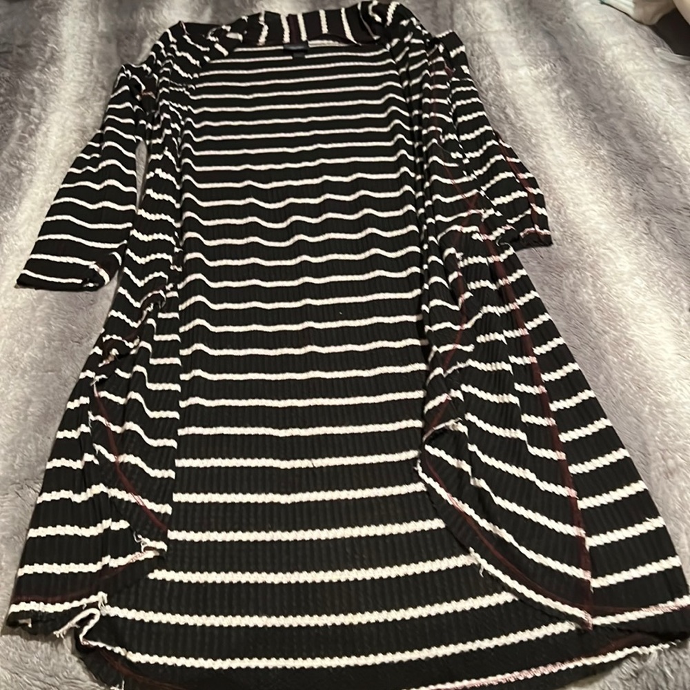 NWOT Daytrip black and white cardigan with maroon stitching accents XL !